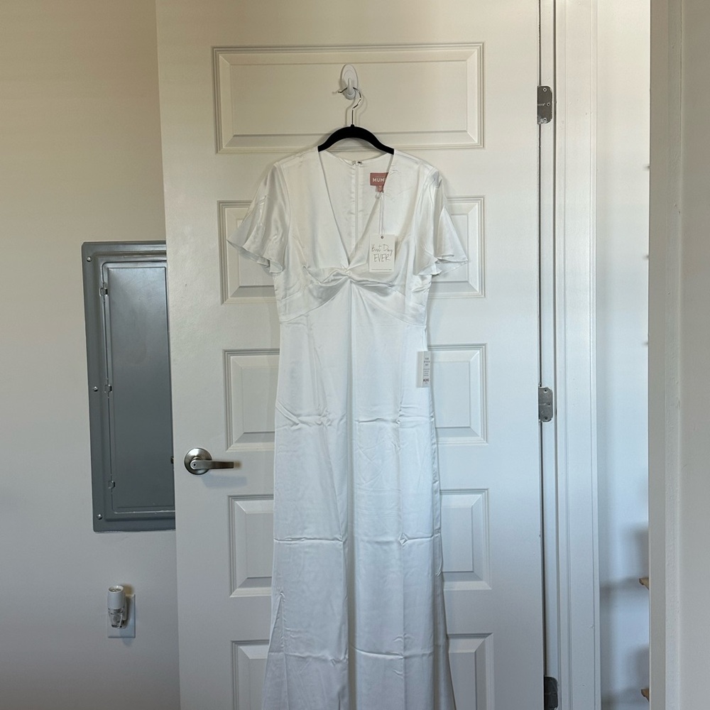 Show Me Your MuMu White Bridal Dress